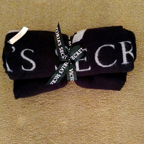Victoria's Secret Bedding Victorias Secret Black Blanket Pale Pink